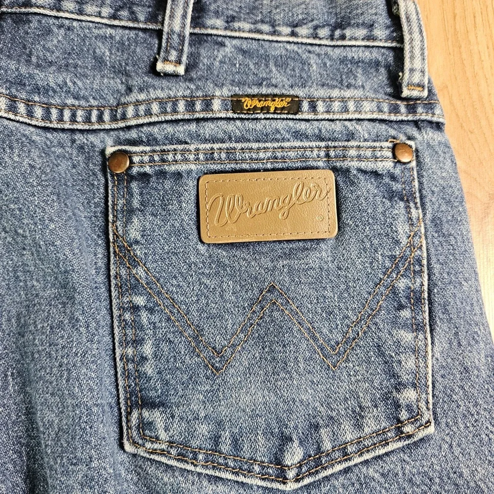 Wrangler Relaxed Boot Cut Jeans 36x30 (36x27) Cowboy Rodeo Medium Wash Hemmed‎